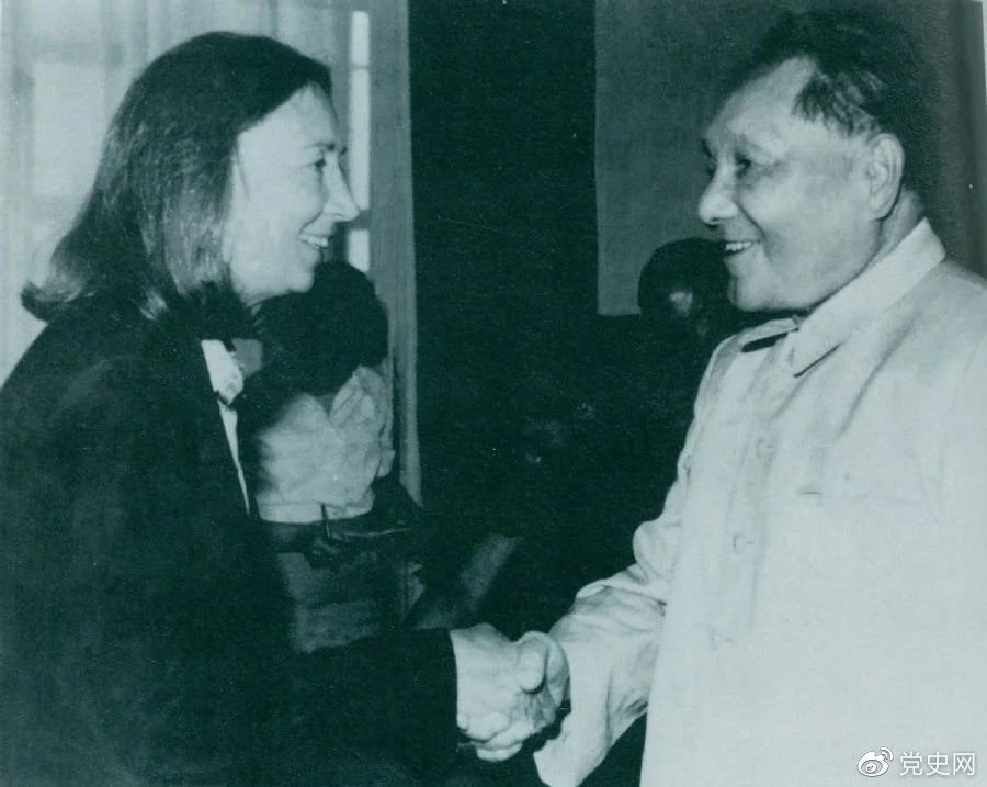 1980年8月21日、23日，鄧小平接受意大利記者法拉奇采訪。